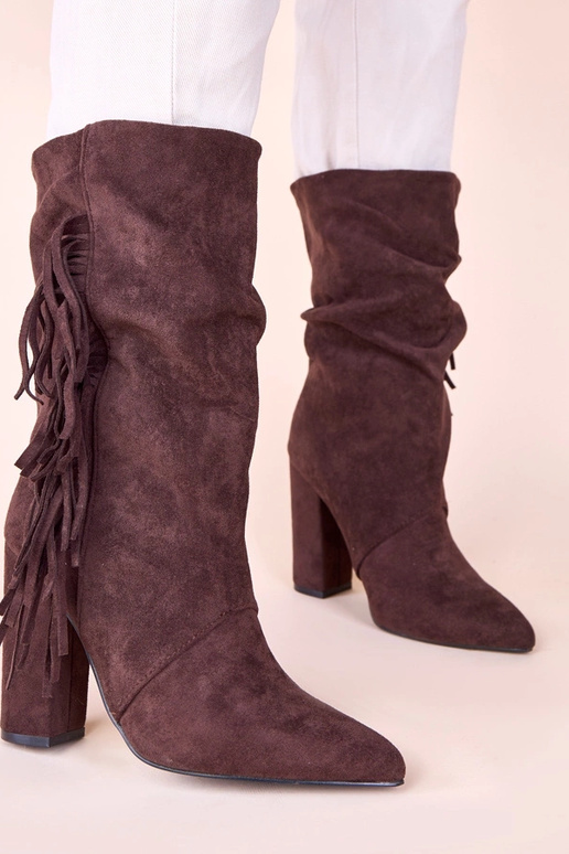 Pruunad saapad madalal kontsal,...