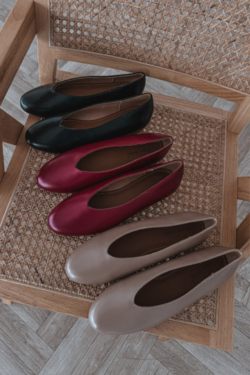 Naiste ballerina kingad kunstnahast laia kontsaga mustas värvis Olyssia 2