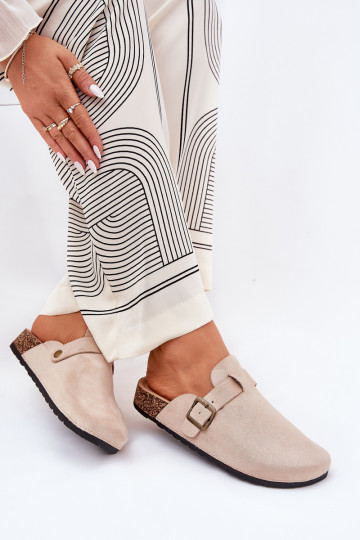 Sussid ChodakI Pealiste omad i platvormiga neetide ja pandlaga beeži värvi Selio