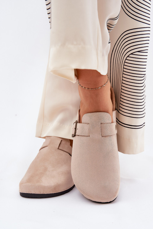 Sussid ChodakI Pealiste omad i platvormiga neetide ja pandlaga beeži värvi Selio