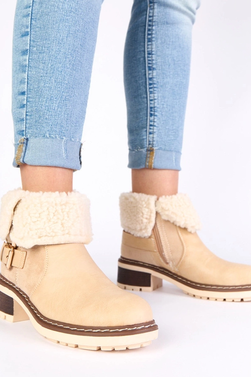 Kreemjas poolsaapad kontsal volditava...