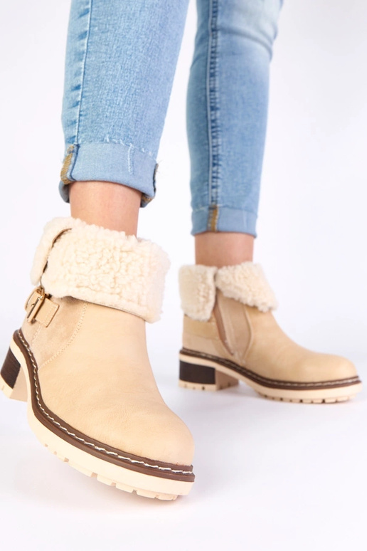 Kreemjas poolsaapad kontsal volditava...