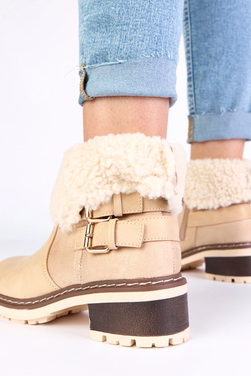 Kreemjas poolsaapad kontsal volditava...