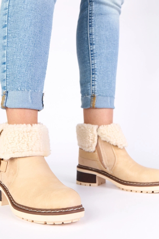 Kreemjas poolsaapad kontsal volditava...