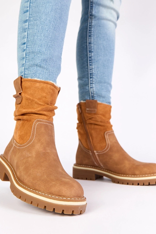 Pruunid soojad poolsaapad kortsus...