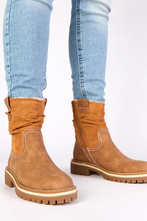 Pruunid soojad poolsaapad kortsus...