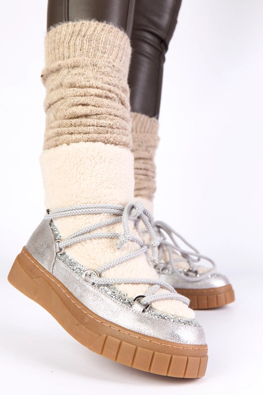 Hõbedased soe lume saapad karusnahaga...