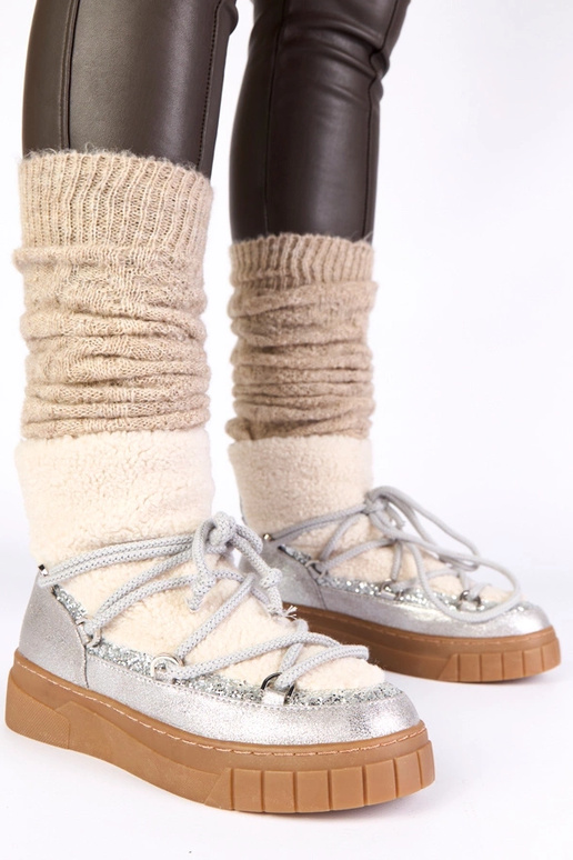 Hõbedased soe lume saapad karusnahaga...