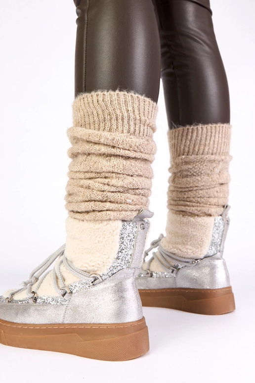 Hõbedased soe lume saapad karusnahaga...