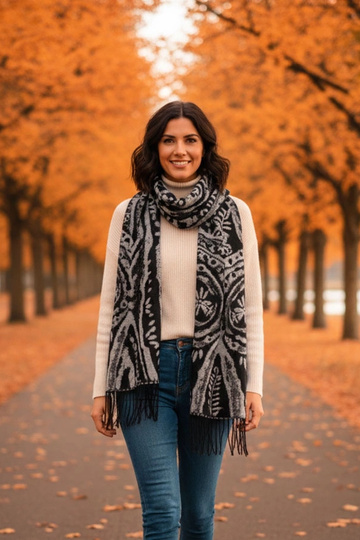 Colonie must-valge sall...