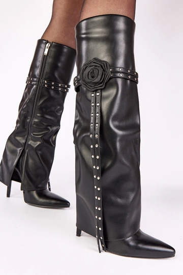 Ida mustad saapad kõrgel... 2