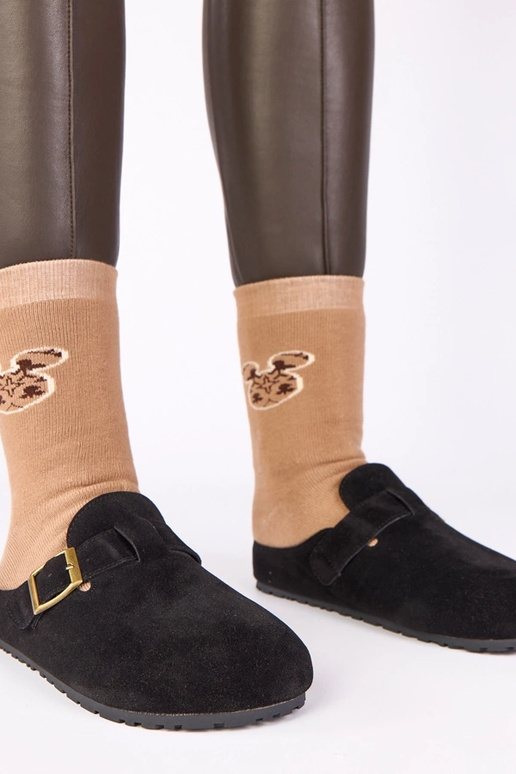 Musta saapad dekoratiivse pandlaga...