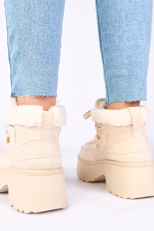 Kreemikas lumesaapad sooja voodriga...