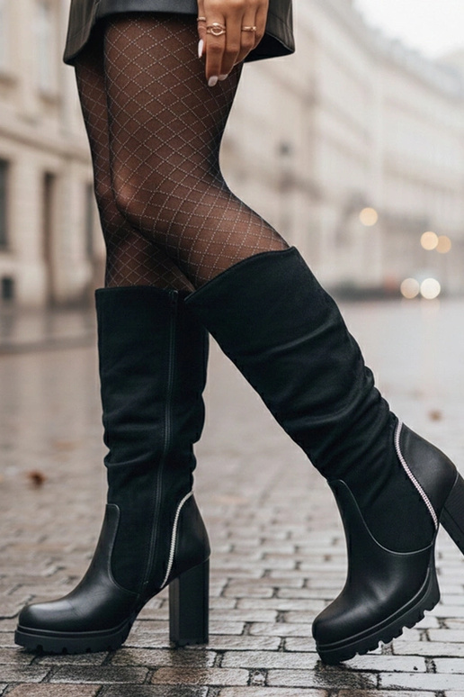 Mustad kontsakingad, kaunistatud...