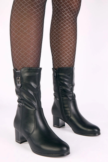 Mustad sooja karvkattega...