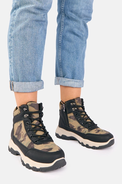 Mustad platvormtraperid...