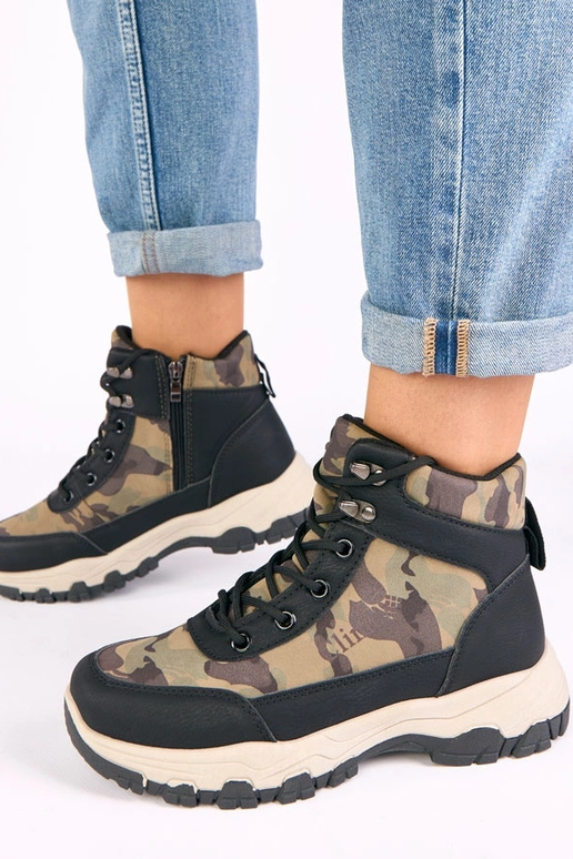 Mustad platvormtraperid...