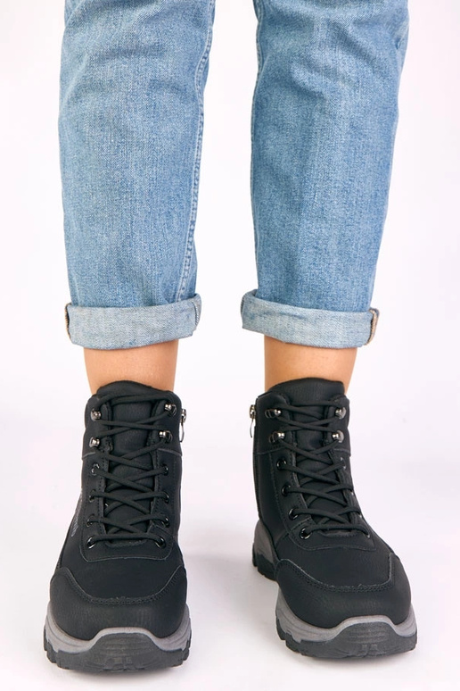 Mustad platvormtraperid Louie