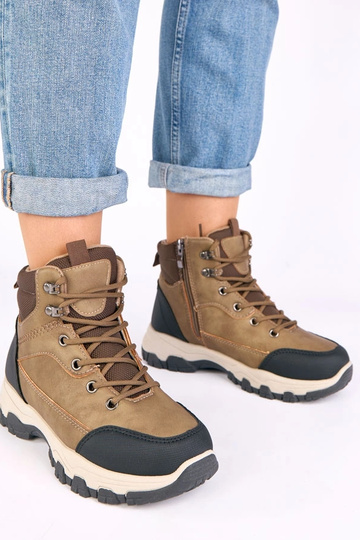 Tumedat liivavärvi...