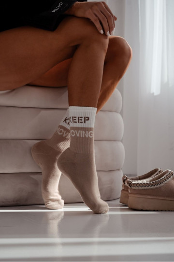Naistel sokid "Keep Moving", beež