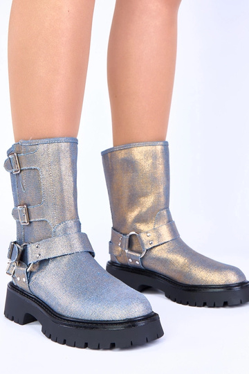 Sinised saapad kuldsete...