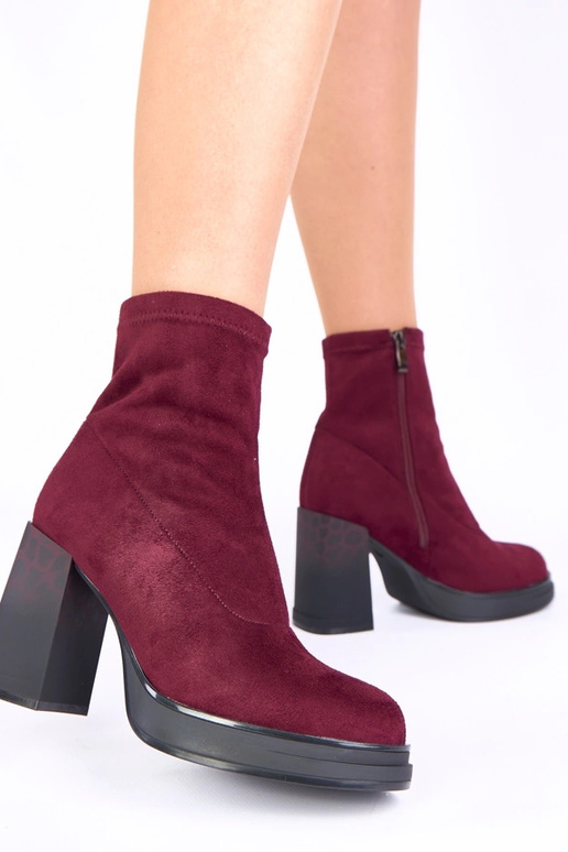 Lilla saapad kontsaga leopardi...