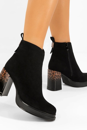 Mustad saapad lakitud... 2