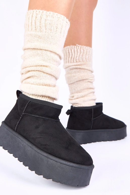 Mustad platvormiga lume saapad...