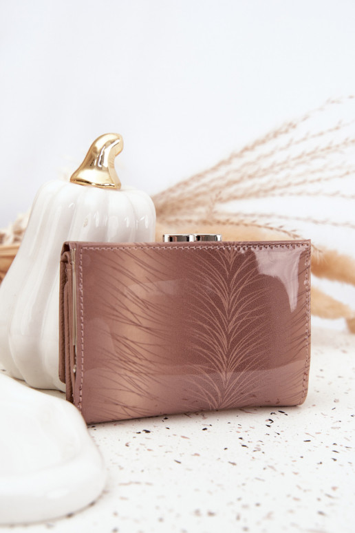 Lakitud RahakottDrobinkami elevandiluu värvi Cermina