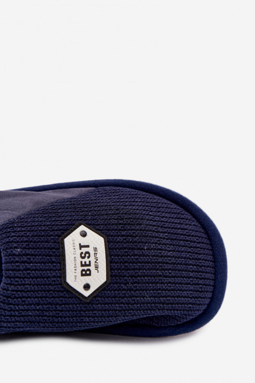 Plätud meeste omadPealszysisseką tumesinist värvi Presine