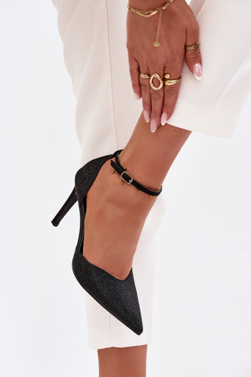 Säravad kõrge kontsaga kingad rihmadega, musta värvi Joranne