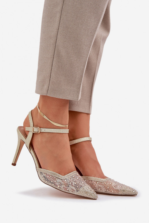 Dekoreeritud kõrged kontsakingad avatud kanna ja kuldse värviga Nadra