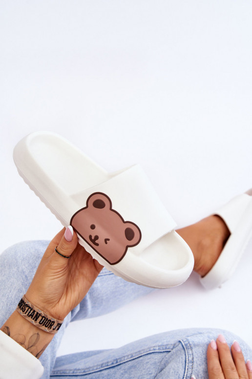 Kerged sussid valget värvi Parisso