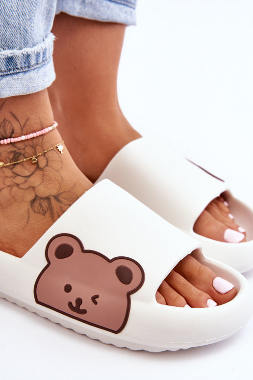 Kerged sussid valget värvi Parisso