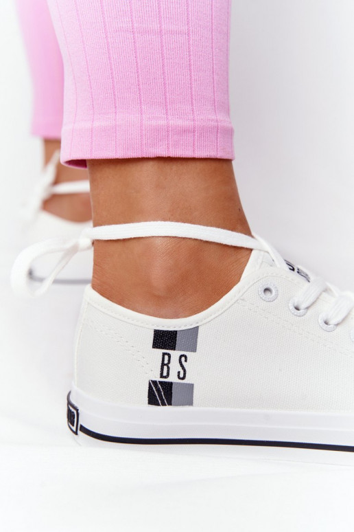 Klassikalise mudeli Pealistesaapad BIG STAR HH274109 valget värvi