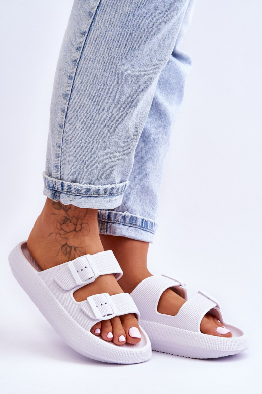 Kerged sussid Triipudega valget värvi Sharmen