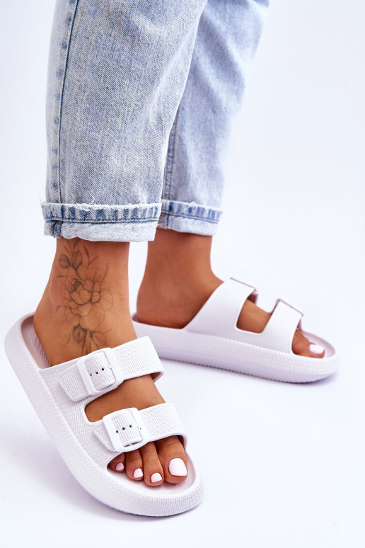 Kerged sussid Triipudega valget värvi Sharmen