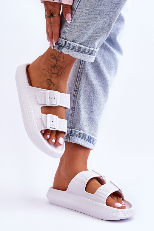 Kerged sussid Triipudega valget värvi Sharmen