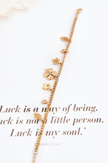 Moodne Käevõru Ristikuga Ja Lehed Kuldset värvi