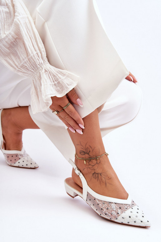 Baleriinad täppidega valget värvi Adore