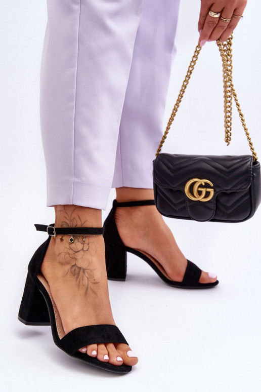 seemisnakhsed sandaalid kõrge jämeda kontsaga msuud Sellel ondame