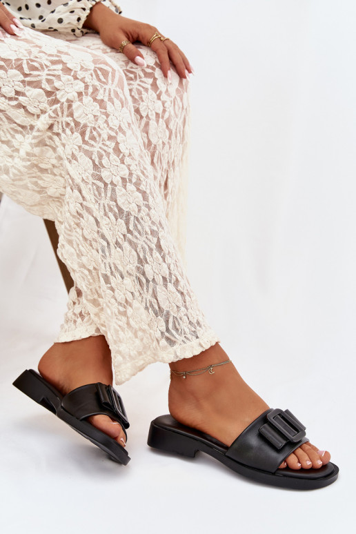 naiste plätud laiade nööridega neetide ja pandlaga msuud Melivra