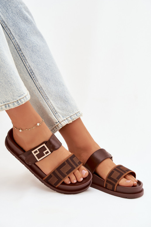 Naisten sussid kuldsete pandladega, pruuni värvi