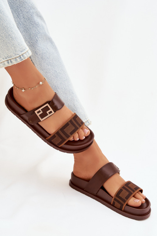 Naisten sussid kuldsete pandladega, pruuni värvi