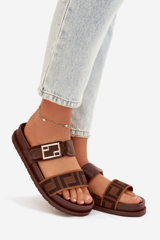 Naisten sussid kuldsete pandladega, pruuni värvi