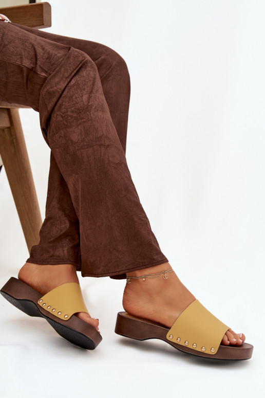 naiste plätud neetidega Kollased Terissa