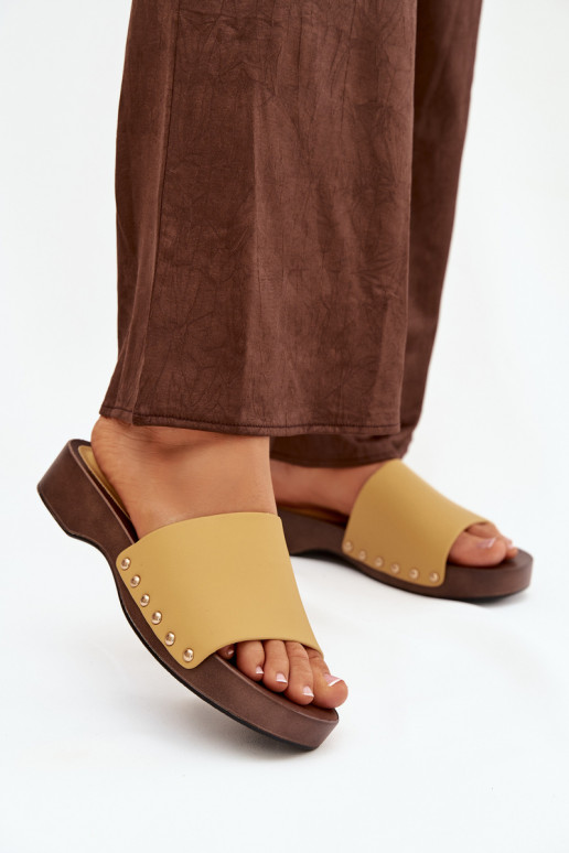 naiste plätud neetidega Kollased Terissa