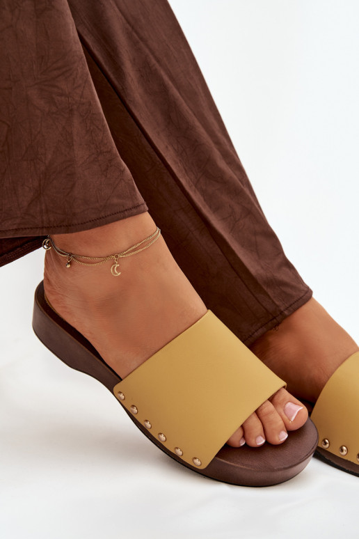 naiste plätud neetidega Kollased Terissa