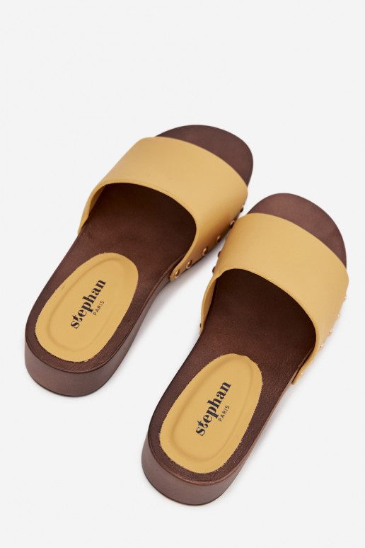 naiste plätud neetidega Kollased Terissa