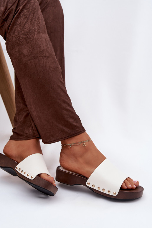 naiste plätud neetidega valget värvi Terissa